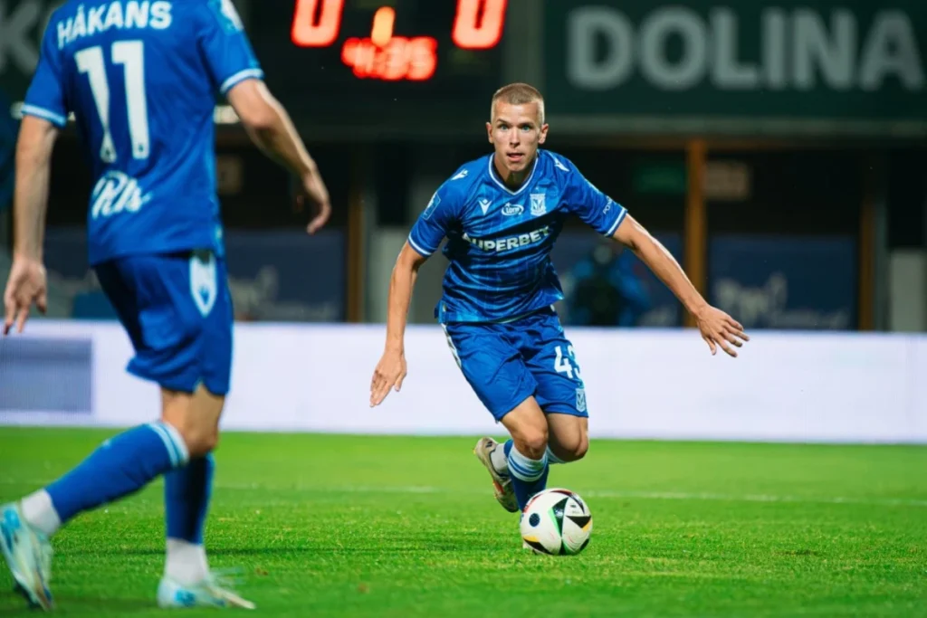 Korona – Lech Poznań gdzie obejrzeć? Transmisja i stream online (22.02.2026) Lech Poznań - Antoni Kozubal 1