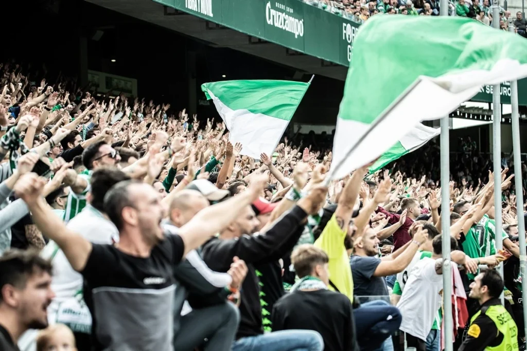 Betis – Espanyol oceny zawodników. Kto zasłużył na pochwały? (04.04.2026) Betis - kibice 3