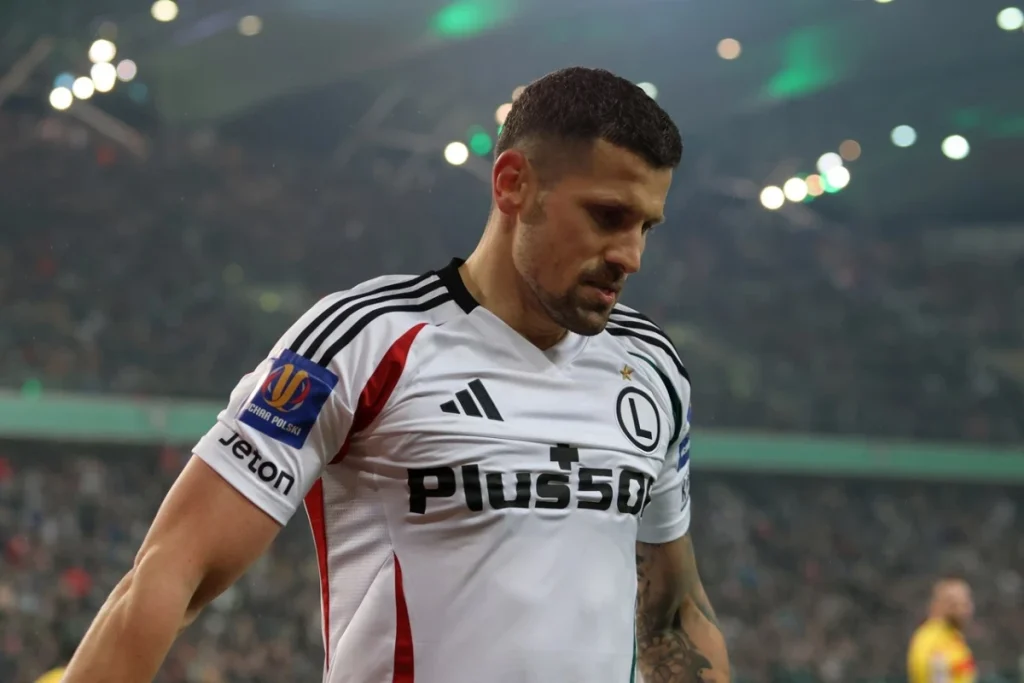 Legia Warszawa – Lech Poznań skrót meczu wideo. Gole i kluczowe momenty (25.10.2026) Legia Warszawa - Paweł Wszołek 1