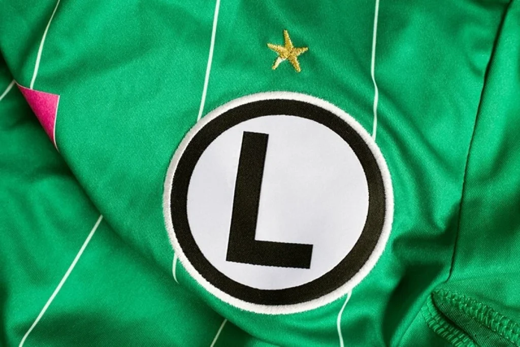 Oceny po meczu Legia Warszawa – Lech Poznań. Sprawdź kto najlepiej zagrał! (25.10.2026) Legia Warszawa - logo 2